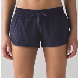 Lululemon Hotty Hot Short *2.5"